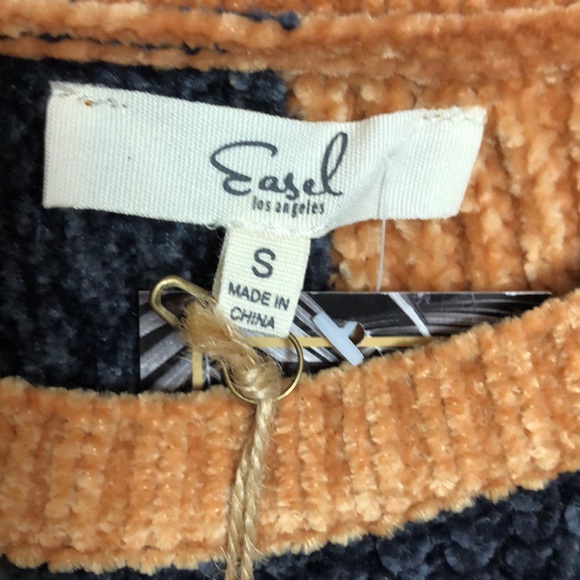 Easel Chenille Color Block Oversized Sweater - Picture 6 of 10